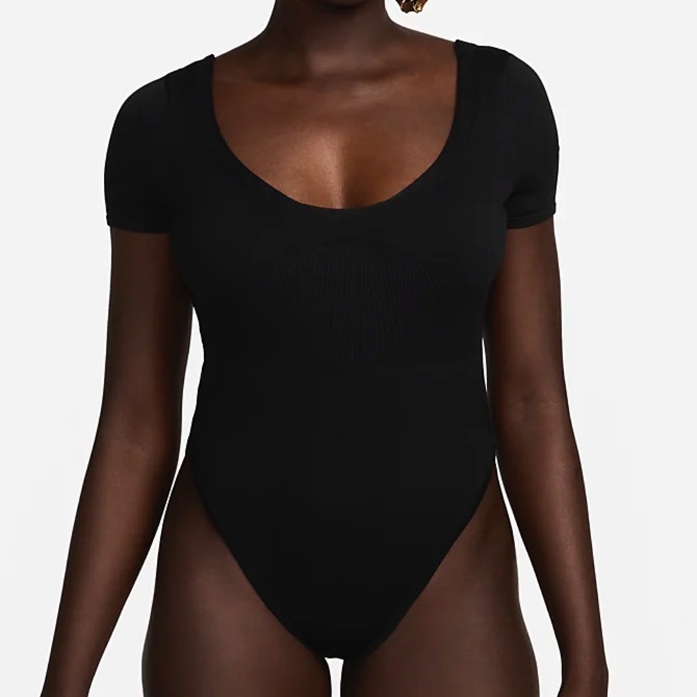 New Nike Sportswear Chill Knit Women's Tight Sweater Short Sleeve Bodysuit Black - Picture 2 of 10